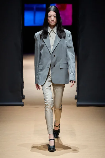 Look 4